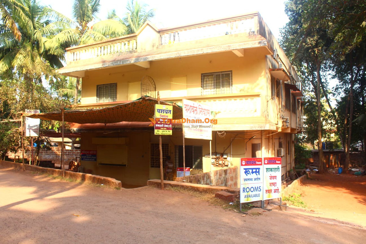 Yashwant Niwas Ganpatipule Building