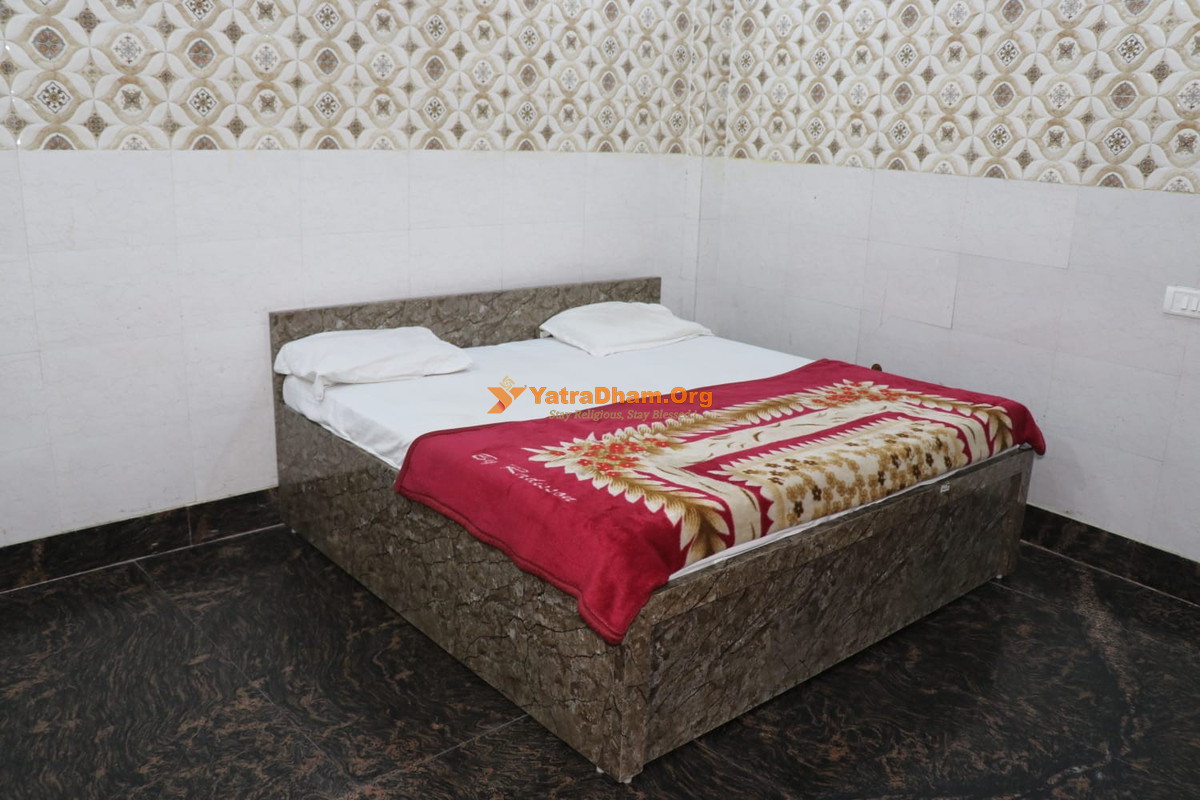 Shri Radha Priya Kunj Vrindavan 2 Bed Room