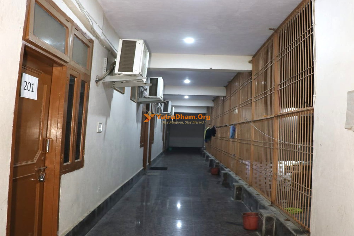 Shri Radha Priya Kunj Vrindavan Lobby