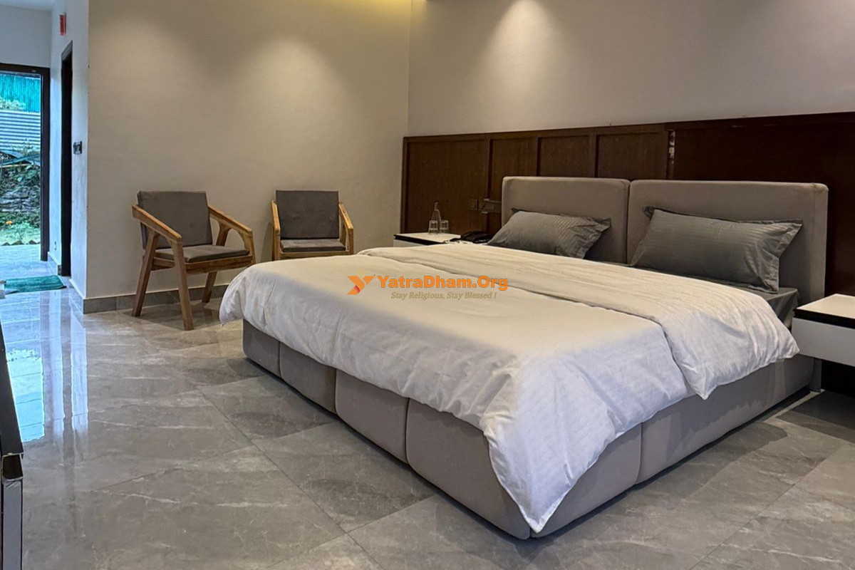 Rohini Retreat Guptkashi Room