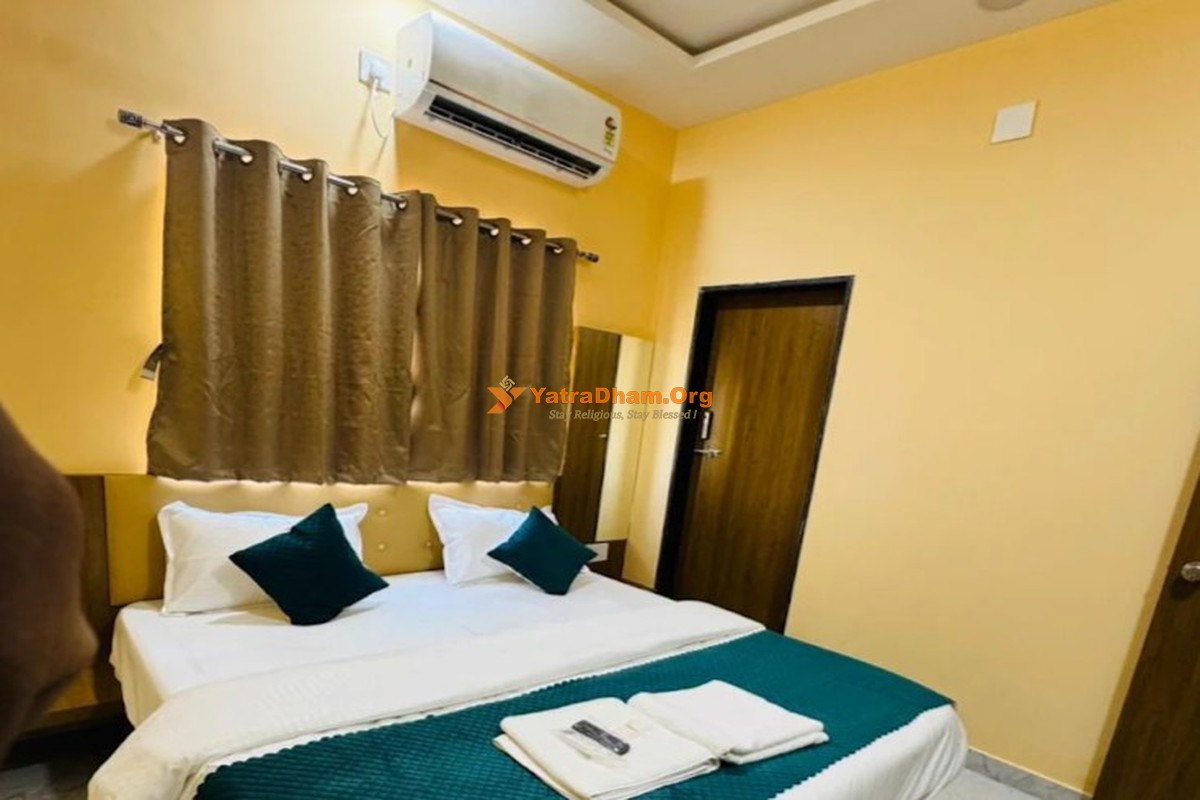 Mahadev Bhavan Dwarka Room