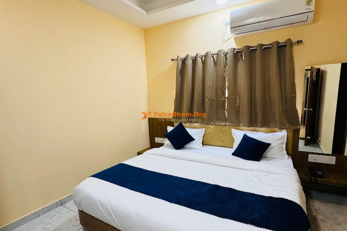 Mahadev Bhavan Dwarka Room