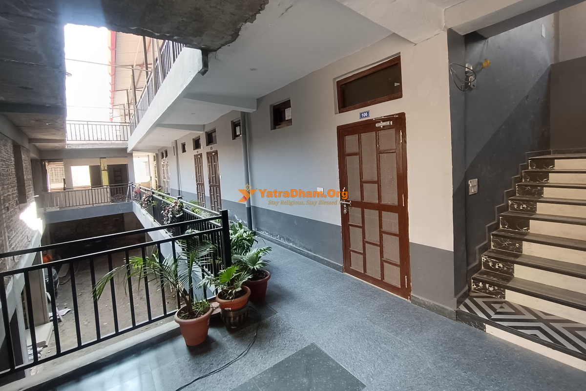 Kailash Manas Hotel - Dharchula Lobby and Stairs View