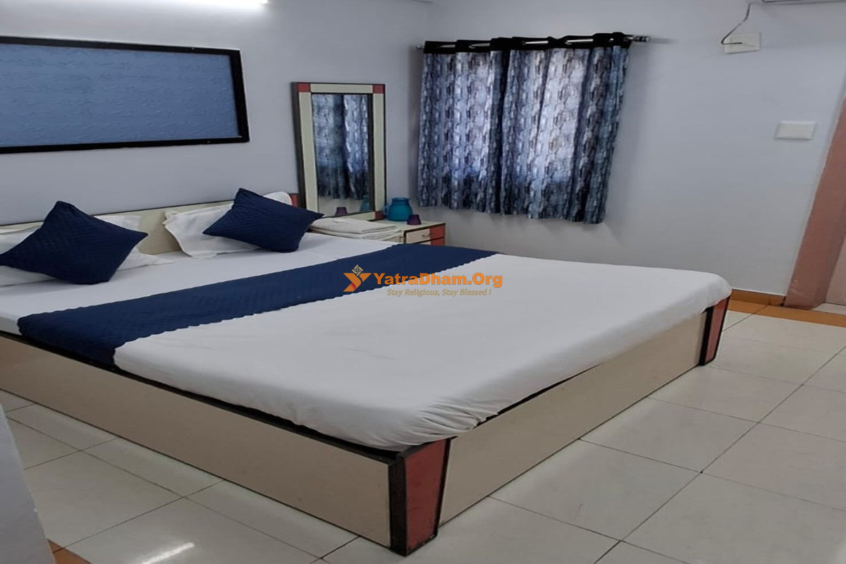 Hotel Trimurti - Dwarka 2 Bed Room View