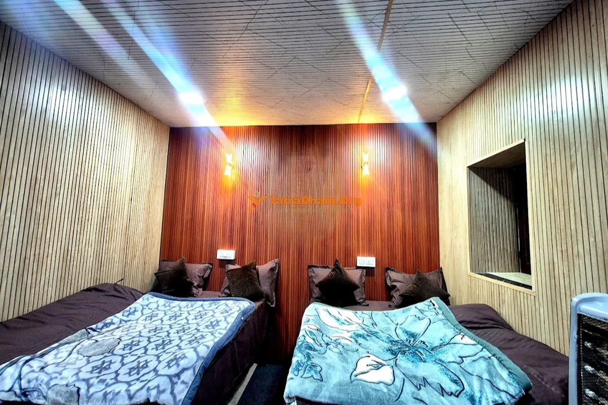 Hotel Parmeshwari Kedarnath 4 Bed Room