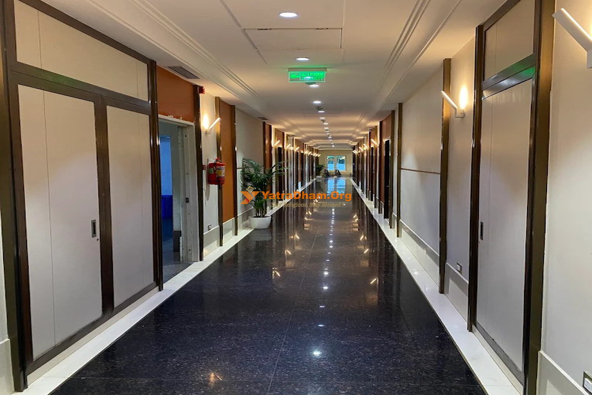 Maharaja Agrasen Palace - Lonavala Lobby View