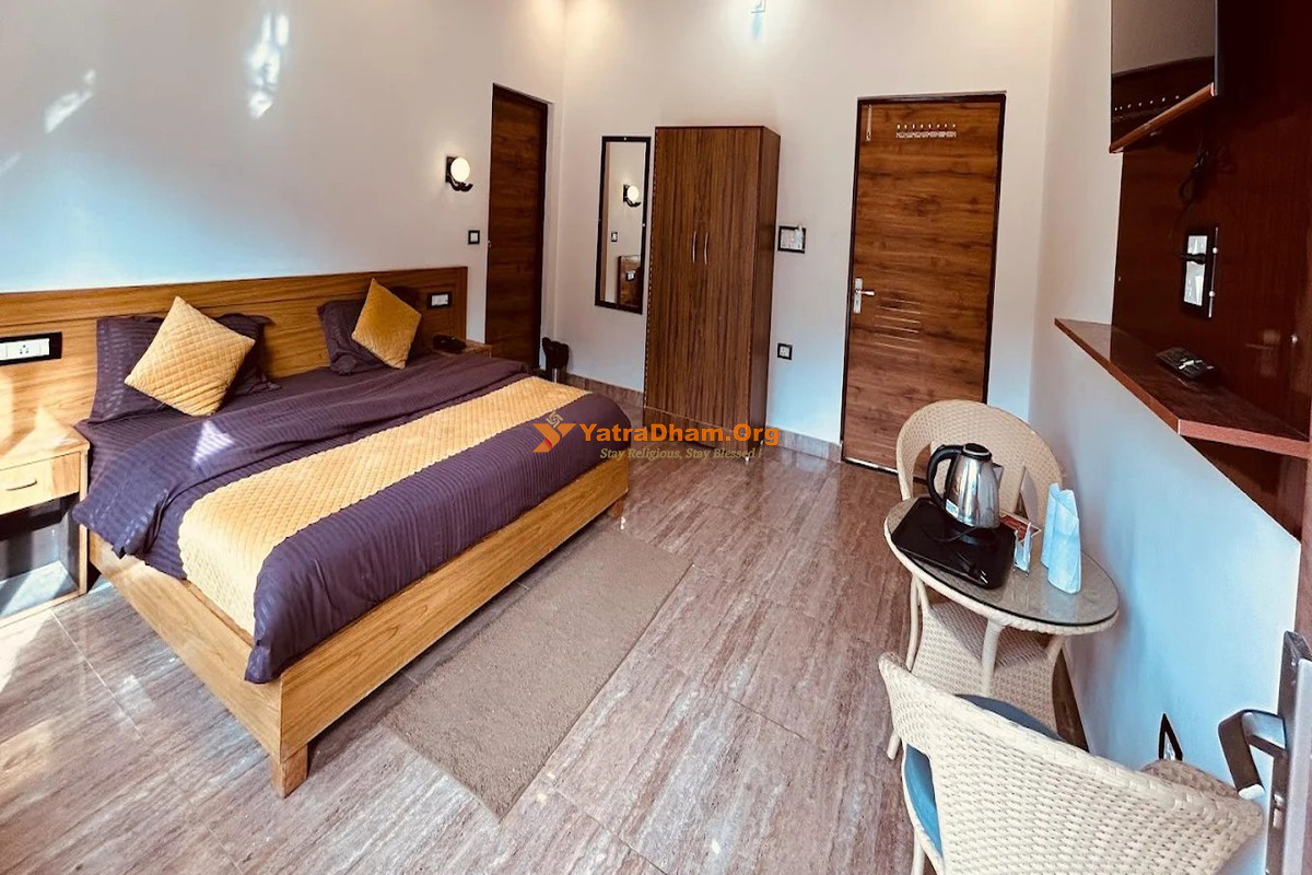 The Daandikaanthi Hotel - Dhari Devi Temple 2 Bed Room 