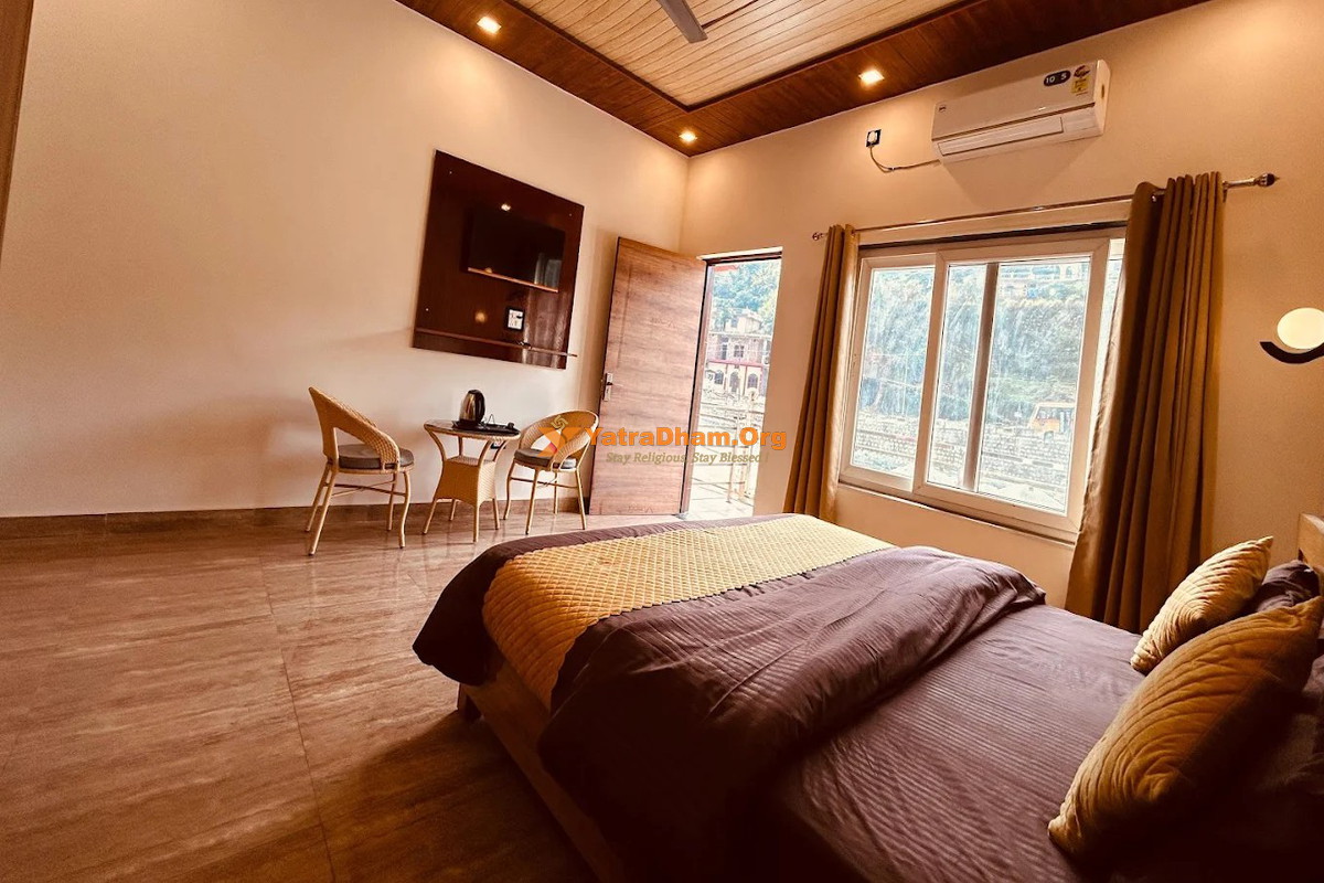 The Daandikaanthi Hotel - Dhari Devi Temple 2 Bed Room 