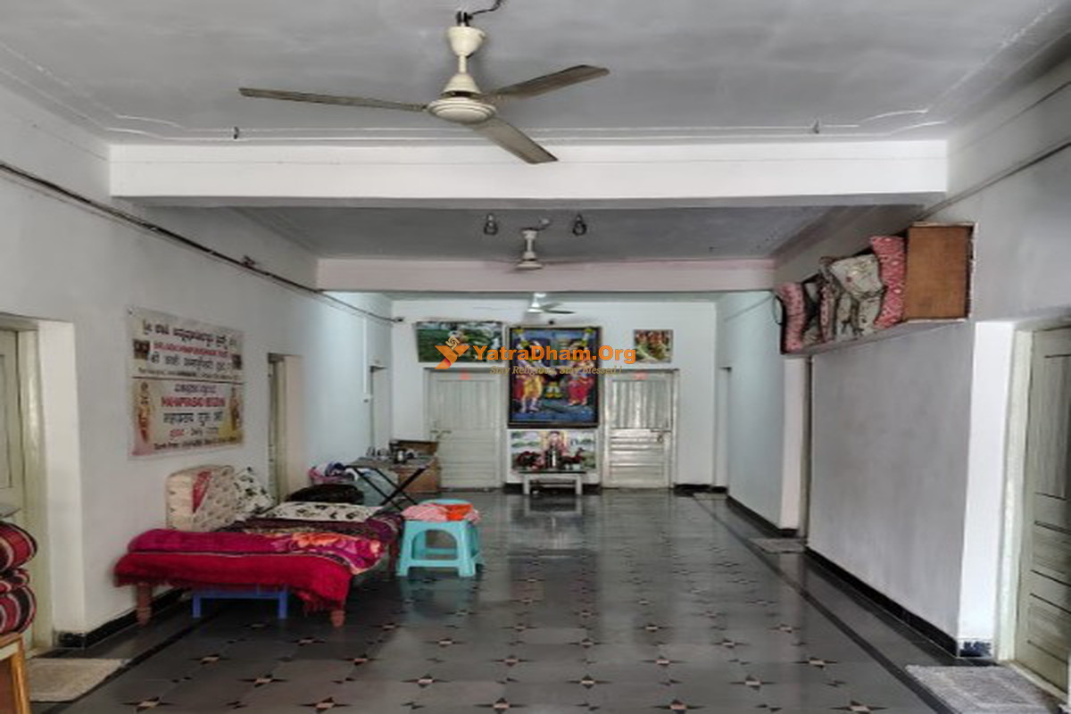 Shri Kashi Annapoorneshwari Trust - Ganagapur Lobby View