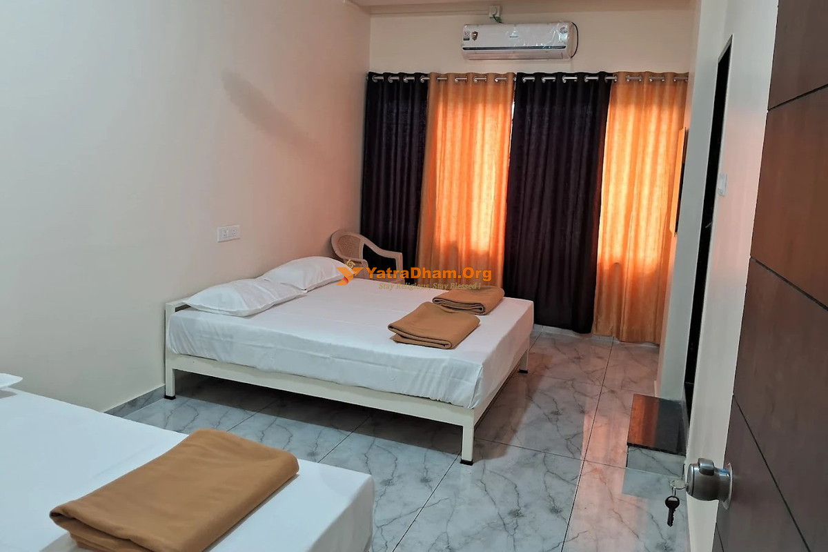 Shri Datta Bhavan Yatri Niwas - Narsinhwadi (Kolhapur) 3 Bed Room View
