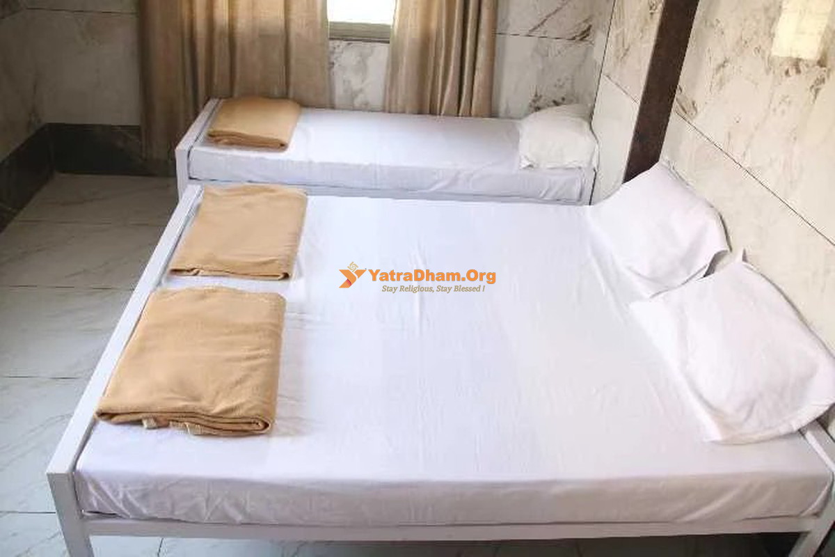 Shri Datta Bhavan Yatri Niwas - Narsinhwadi (Kolhapur) 3 Bed Room View