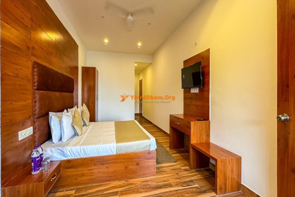 Hotel Wraveller Inn - Mussoorie 2 Bed Room View