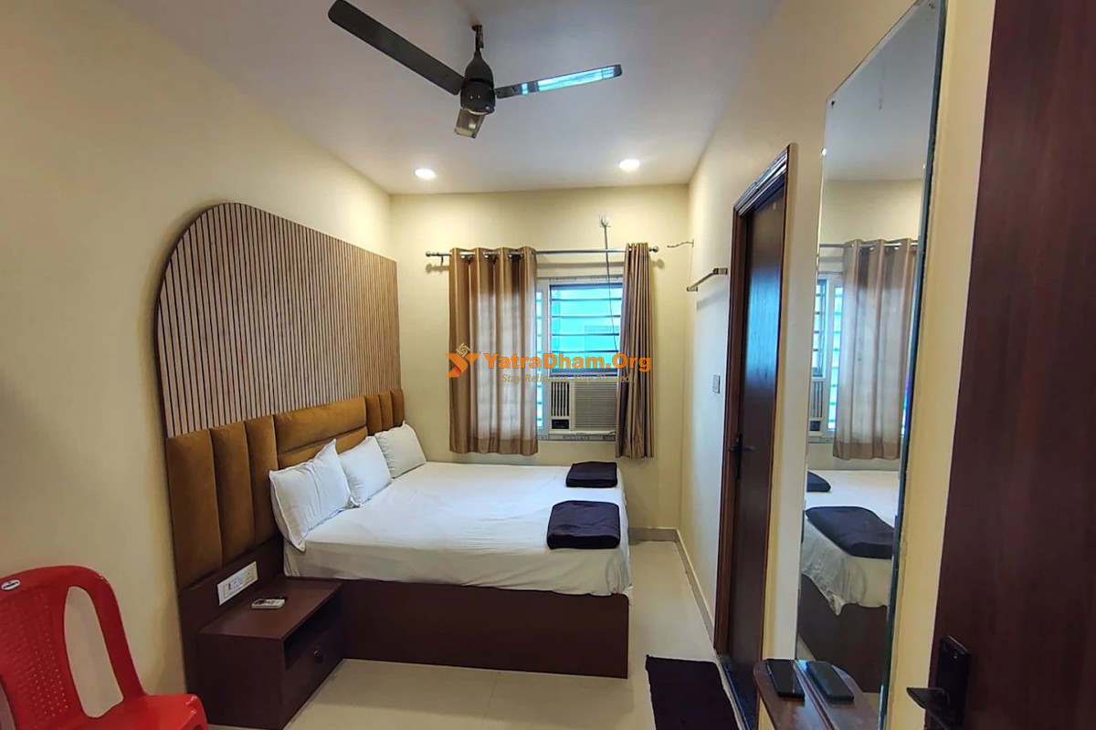 Sri Vasavi Athidi Nivas - Varanasi  2 Bed Room View
