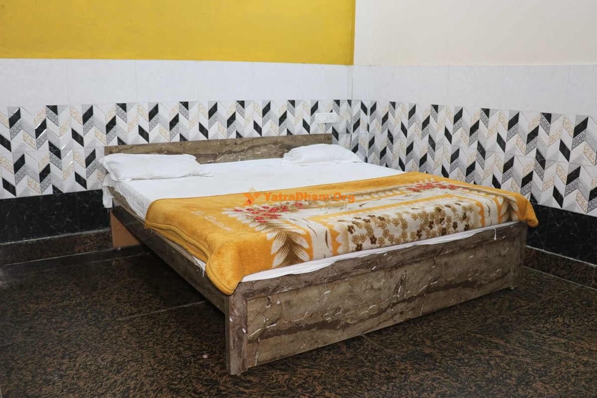 Shri Radha Priya Kunj Vrindavan 2 Bed Room