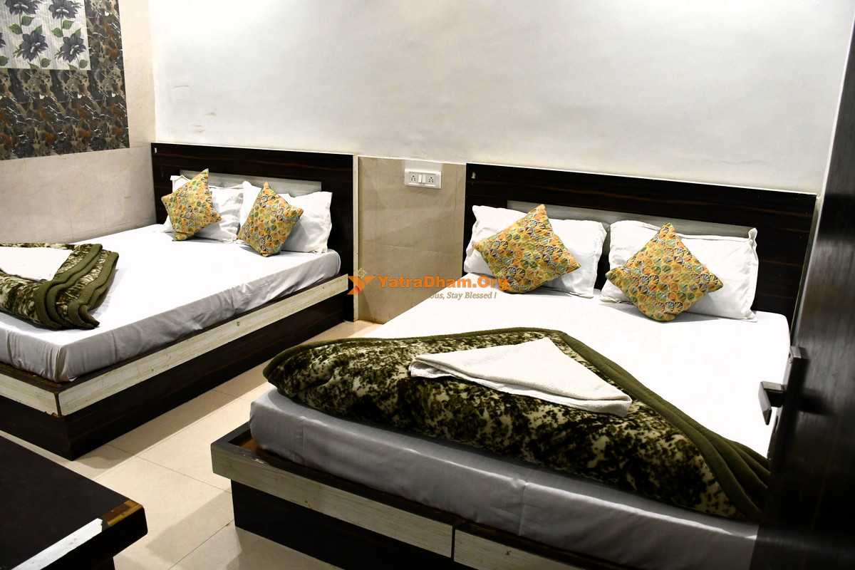 Hotel Maurvi Khatu 4 Bed Room
