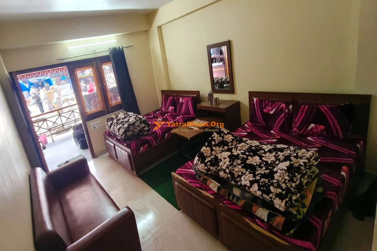Gayatri Bhavan Kedarnath 4 Bed Room