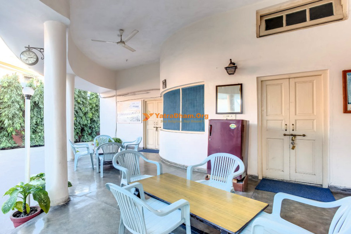 Indore Manek Chand Baitala (Hinkargiri Tirth) Room