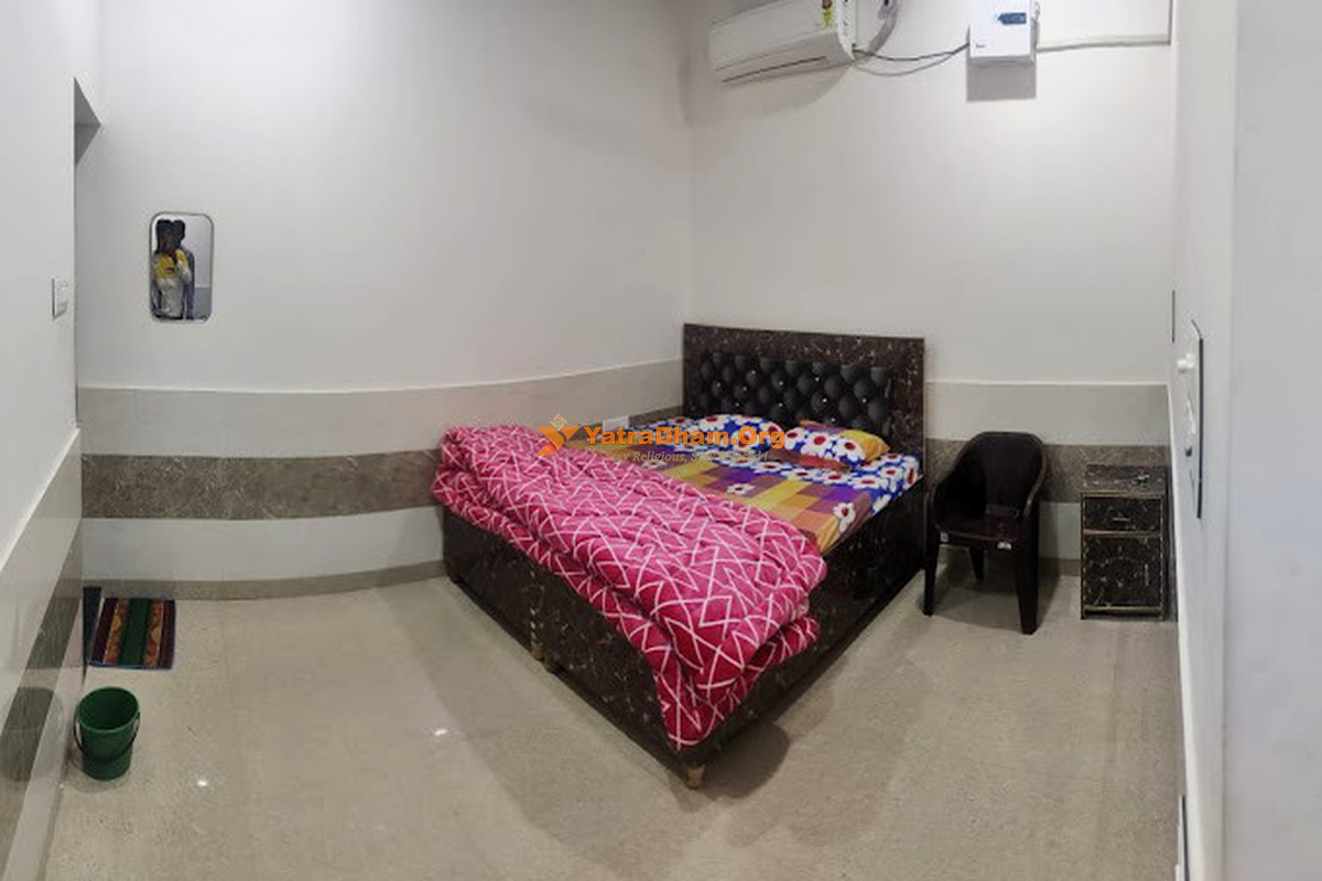 Pandit Ji Guest House Barsana 2 Bed Room
