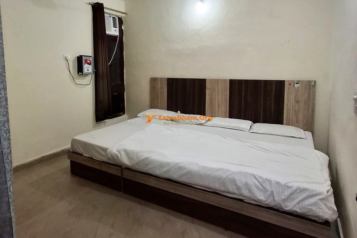 Soni Dharamshala Katra 4 Bed Room View