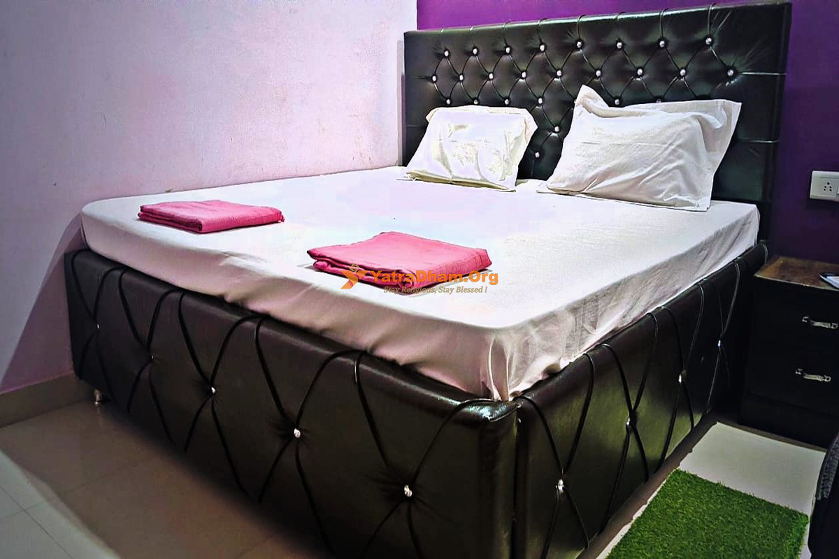 Shri Rameshwaram Dham Aashram Naimisharanya 2 Bed Room