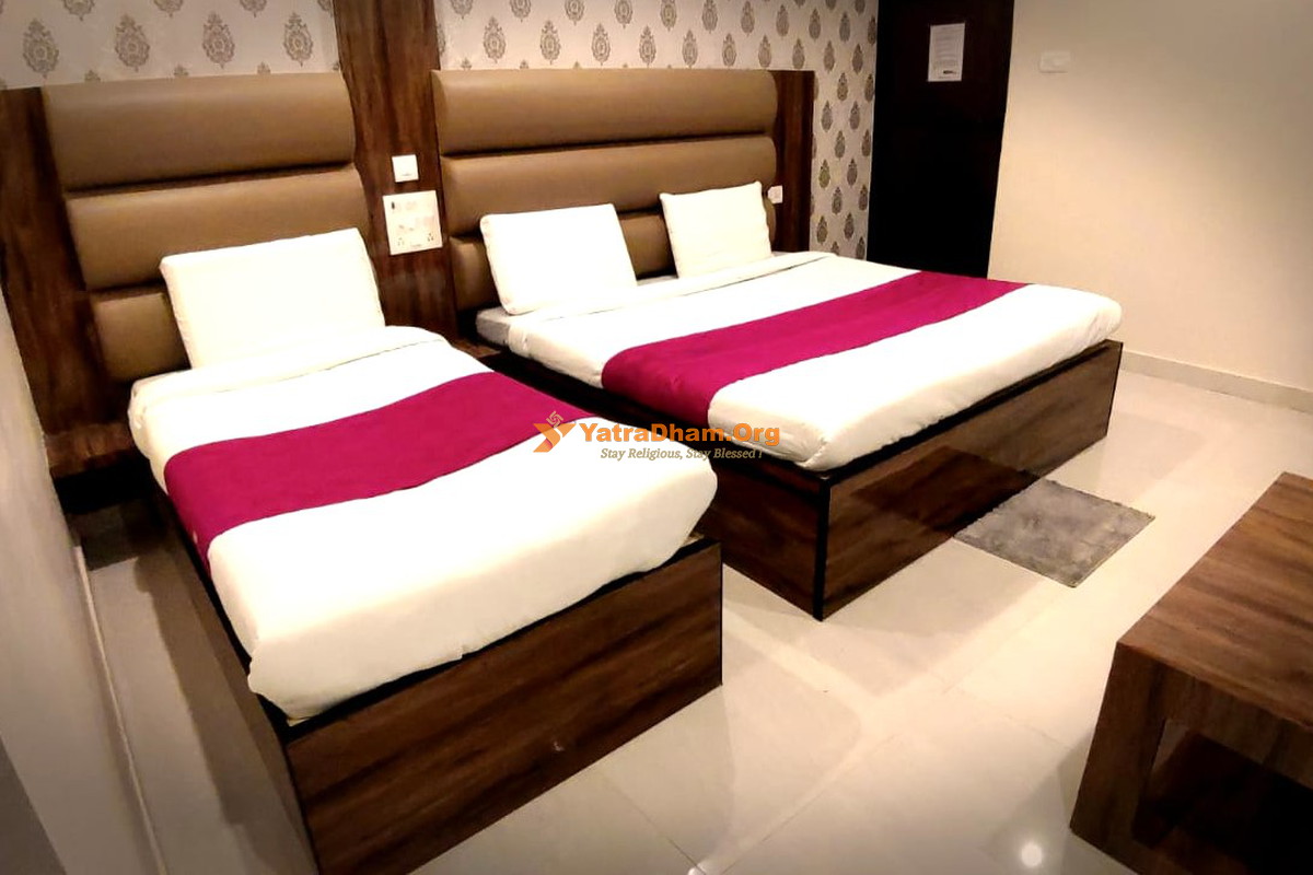 City Hotel Prayagraj 3 Bed Room
