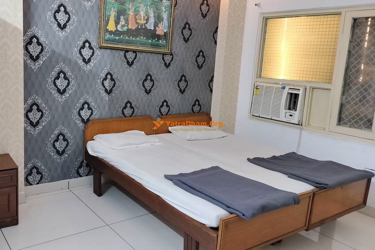 Shiv Sadan Ashram Haridwar 3 Bed Room