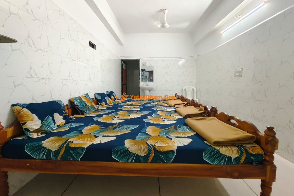 Giriraj Guest House Junagadh Room View