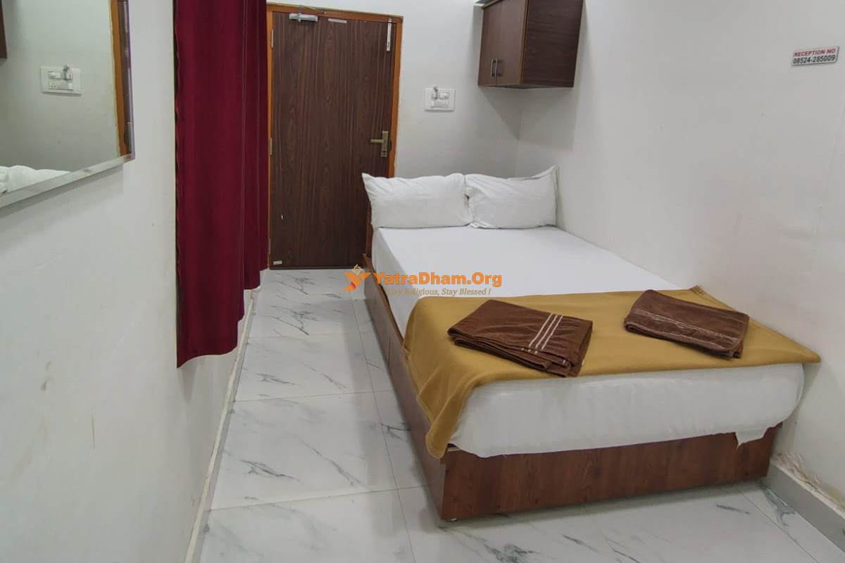 Hotel Raghavendra Grand Inn Sundipenta (Srisailam) 2 Bed AC Small Room