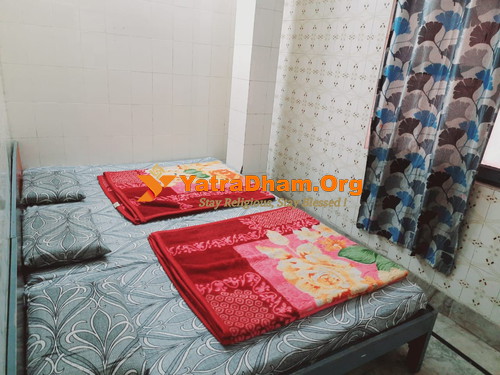 Shri Harihar Bhawan Haridwar 3 Bed Non AC Room