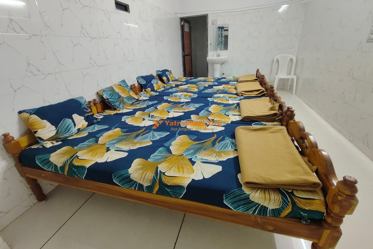 Giriraj Guest House Junagadh Room View