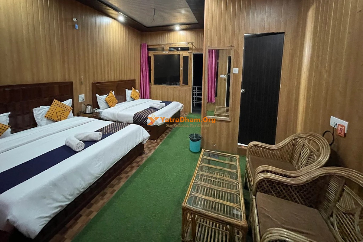 Behl Forest Retreat Phata Kedarnath 4 Bed Room View