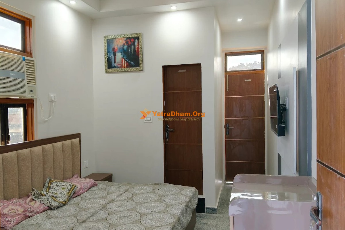 Kanha Seva Sadan Mehandipur Room