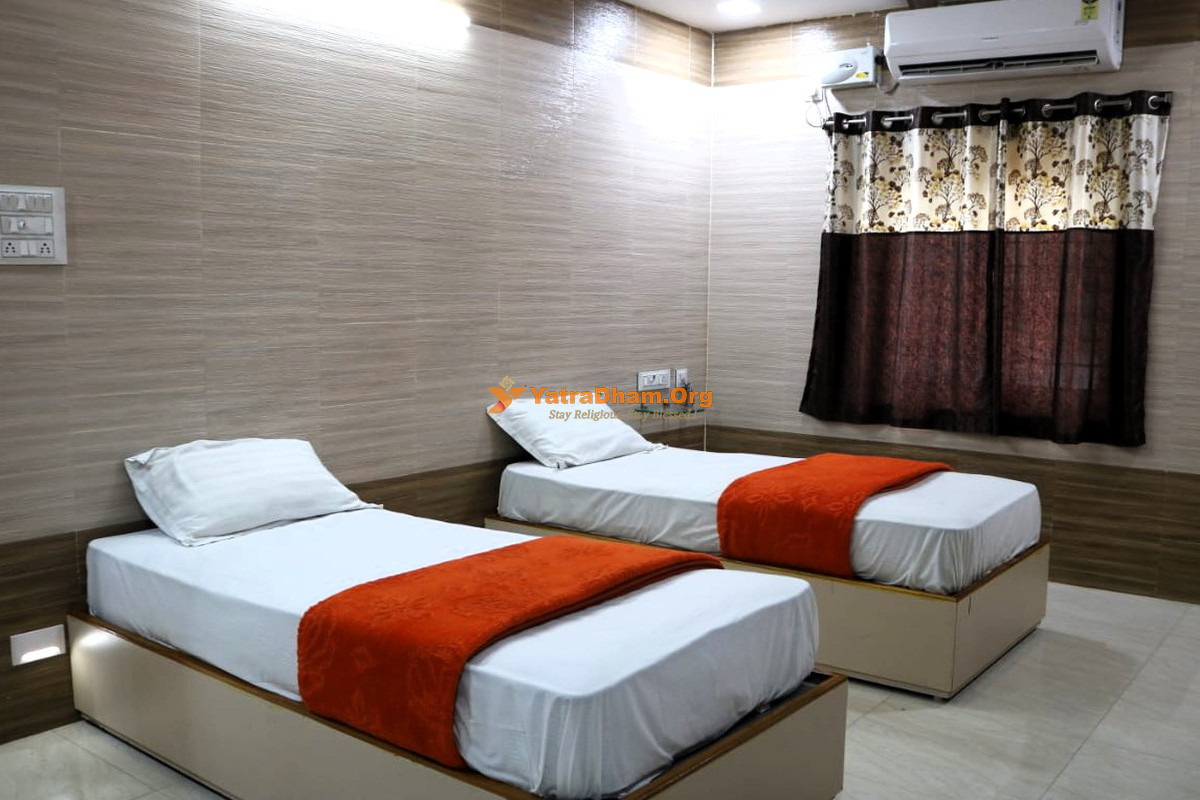 Hotel Vallabha Residency Rajahmundry 2 Bed Room