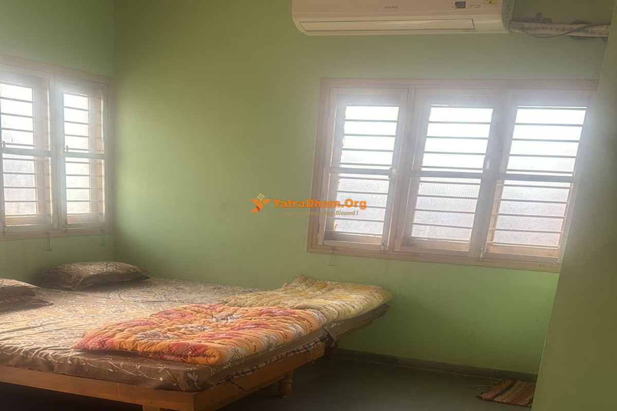Navgrah Aaradhana Dham Godhra Room