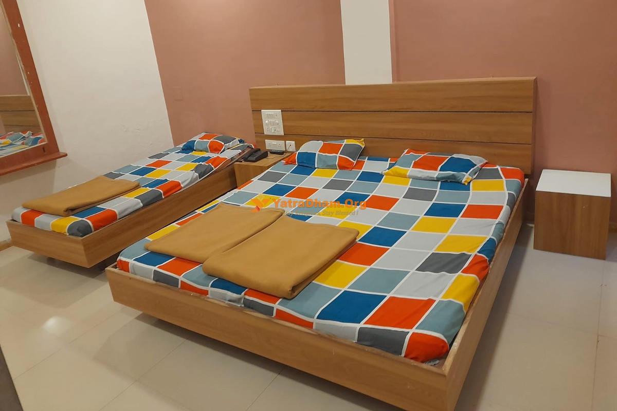 Hotel Shivam Somnath 3 Bed Room