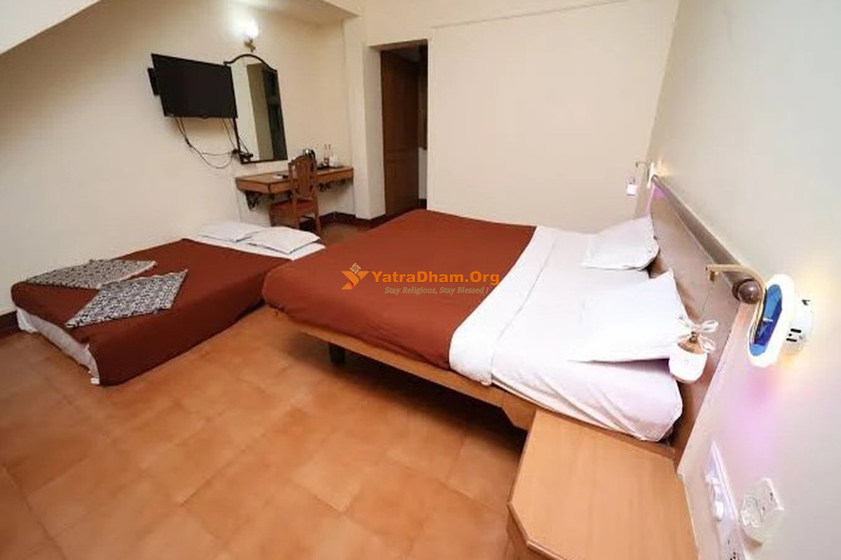 Hotel Gujarat Bhavan Matheran Room