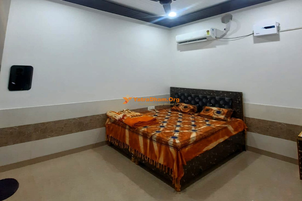 Pandit Ji Guest House Barsana 2 Bed Room