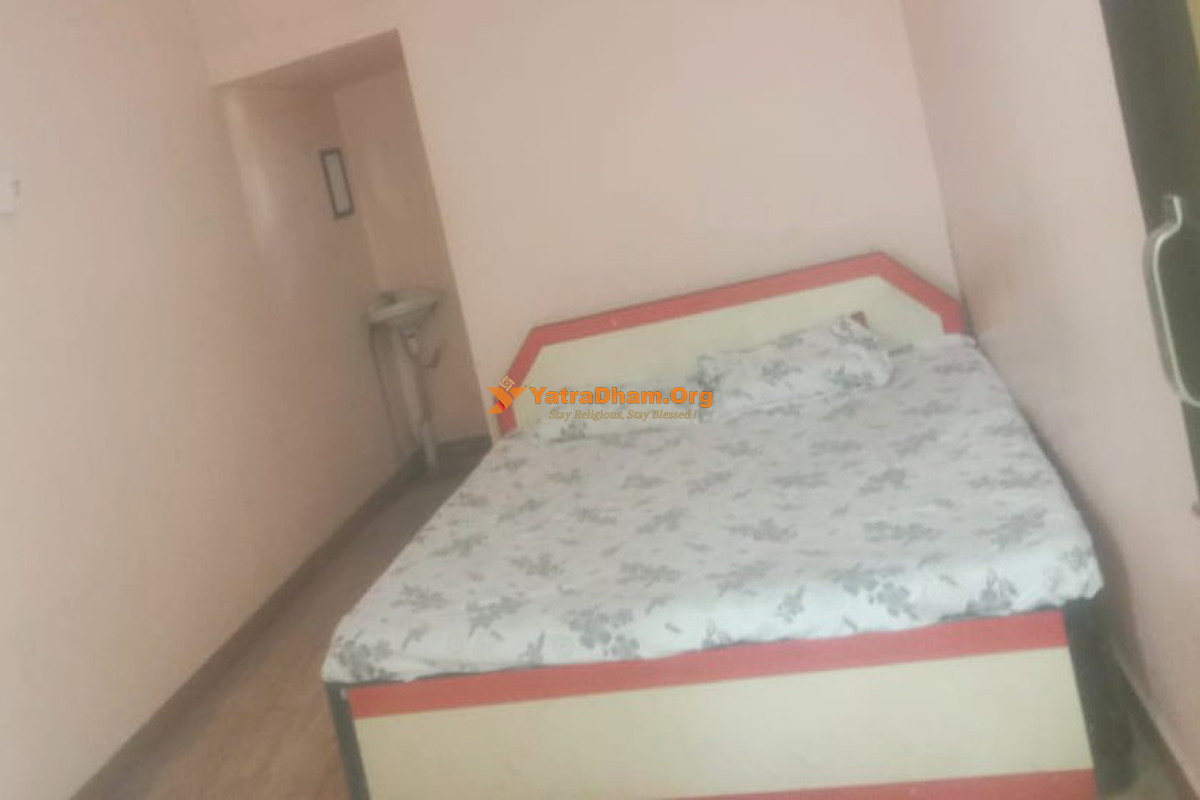 Swami Leela Shah Sindhi Dharamshala Ujjain 2 Bed Room