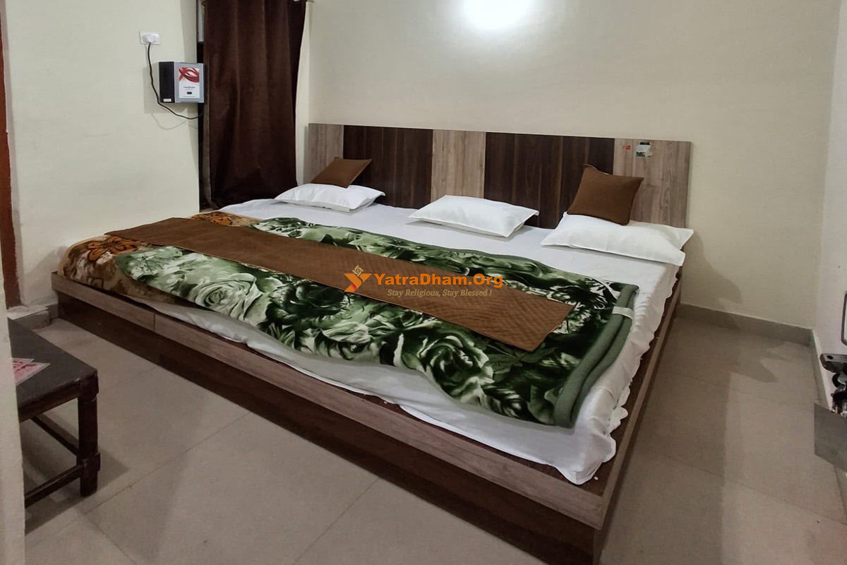 Soni Dharamshala Katra 3 Bed Room View