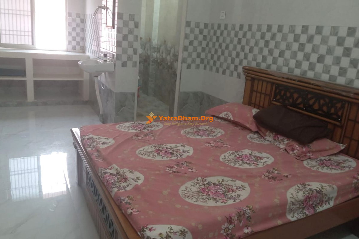 Aarya Vaishya Annadhana Satram Vontimitta Room View