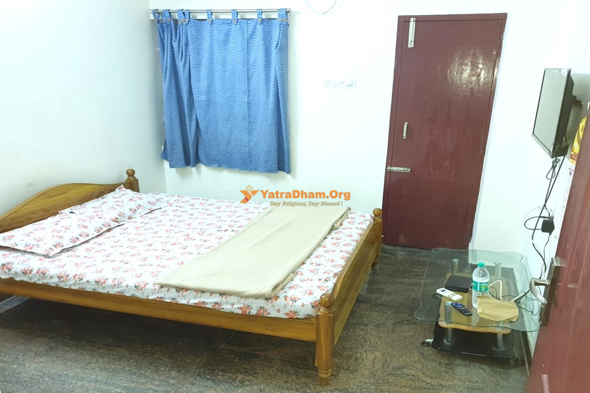 Kanchipuram S.S.P Bhavan (Kanchi Sri Uttaradi Math) 2 Bed Room