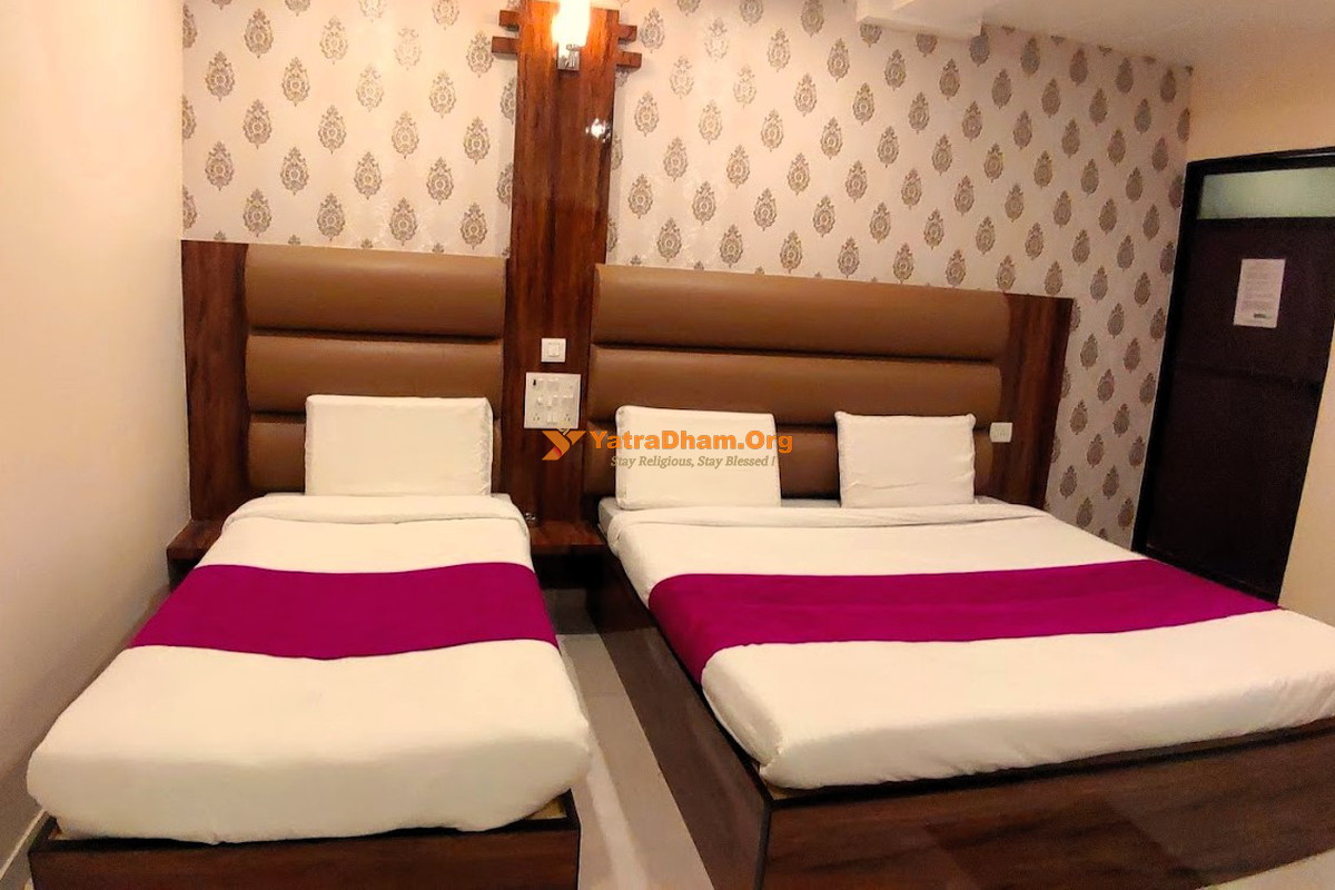 City Hotel Prayagraj 3 Bed Room