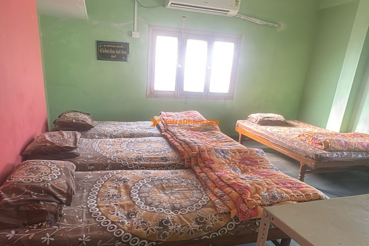 Navgrah Aaradhana Dham Godhra Room