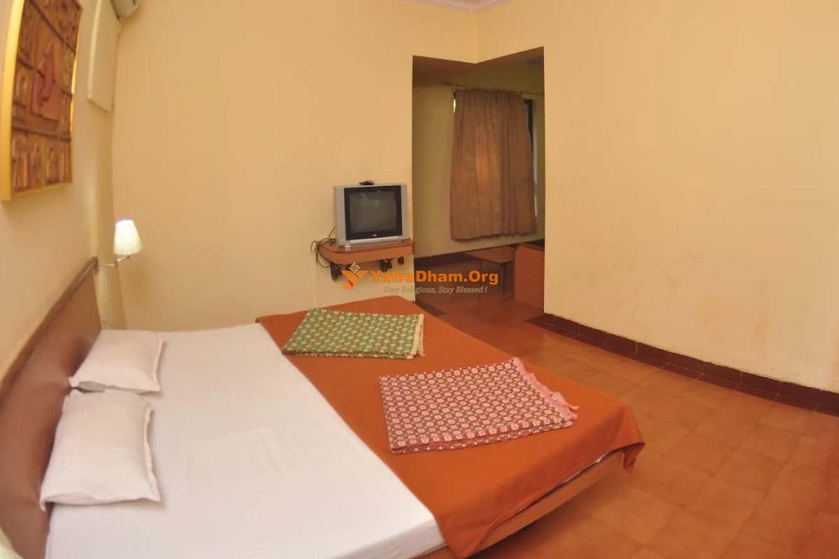 Hotel Gujarat Bhavan Matheran Room