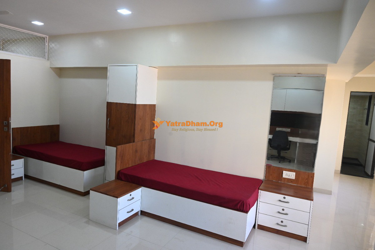 Shree Zalawadi Jain Sthanak Upashray Nalasopara 4 Bed Non AC Room