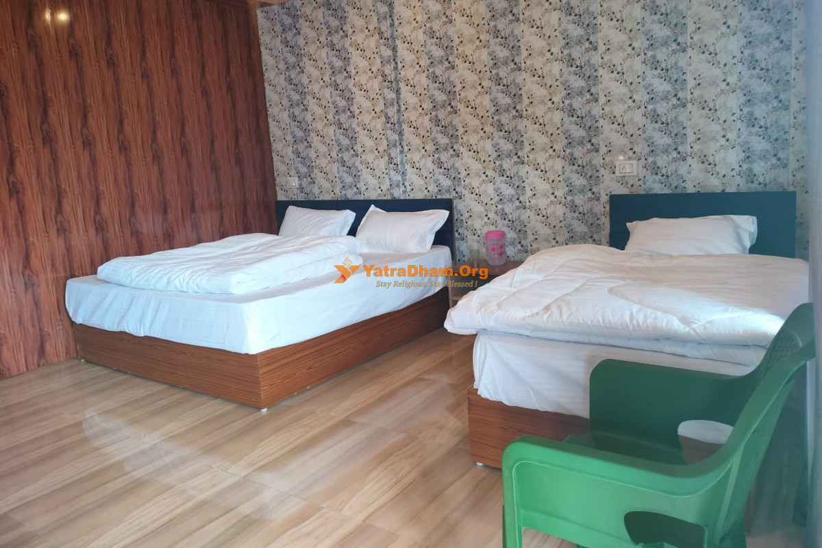 Chaukhamba View Resort Guptkashi 4 Bed Room