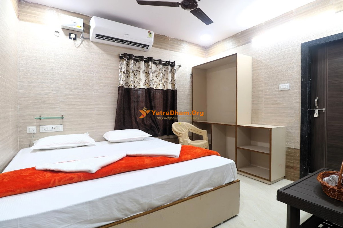 Hotel Vallabha Residency Rajahmundry 2 Bed Room