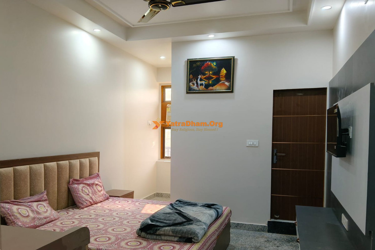 Kanha Seva Sadan Mehandipur Room
