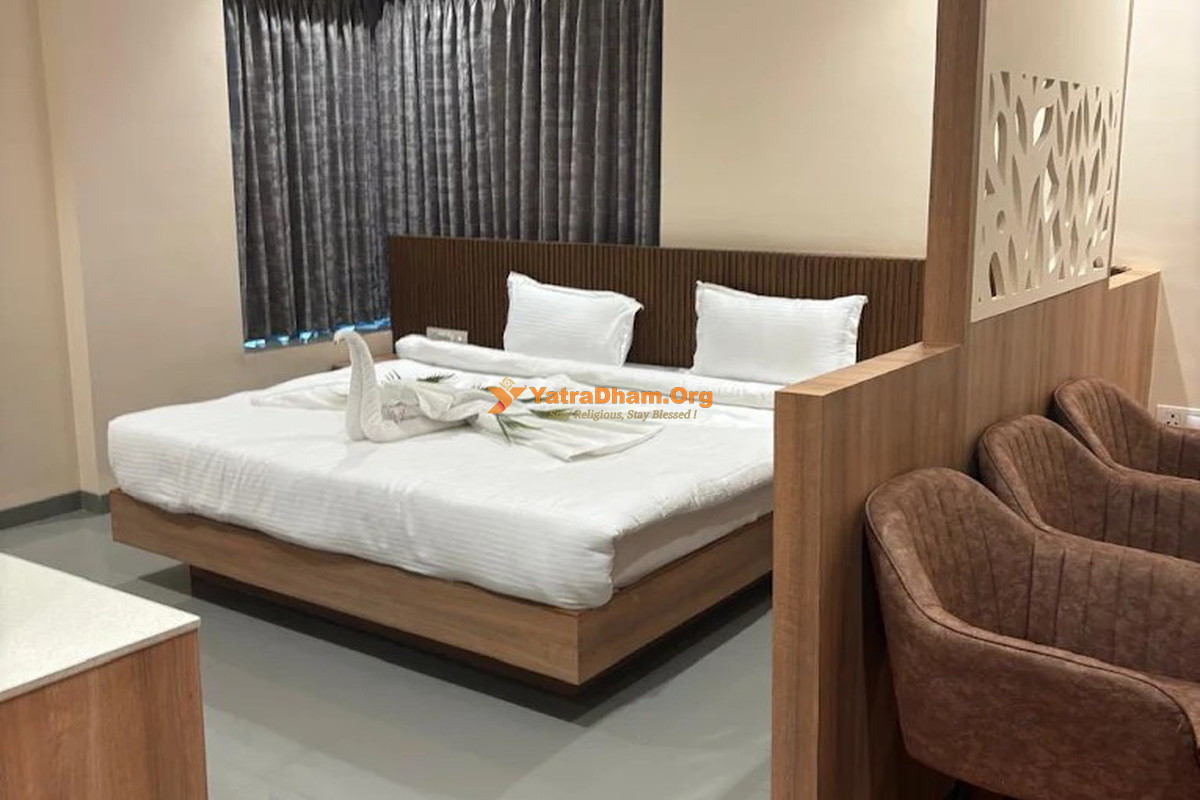 Maheshwaram Indore 2 Bed Executive AC Room