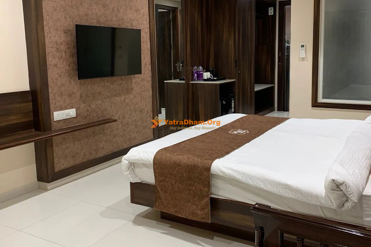 Maheshwaram Indore 2 Bed Executive AC Room